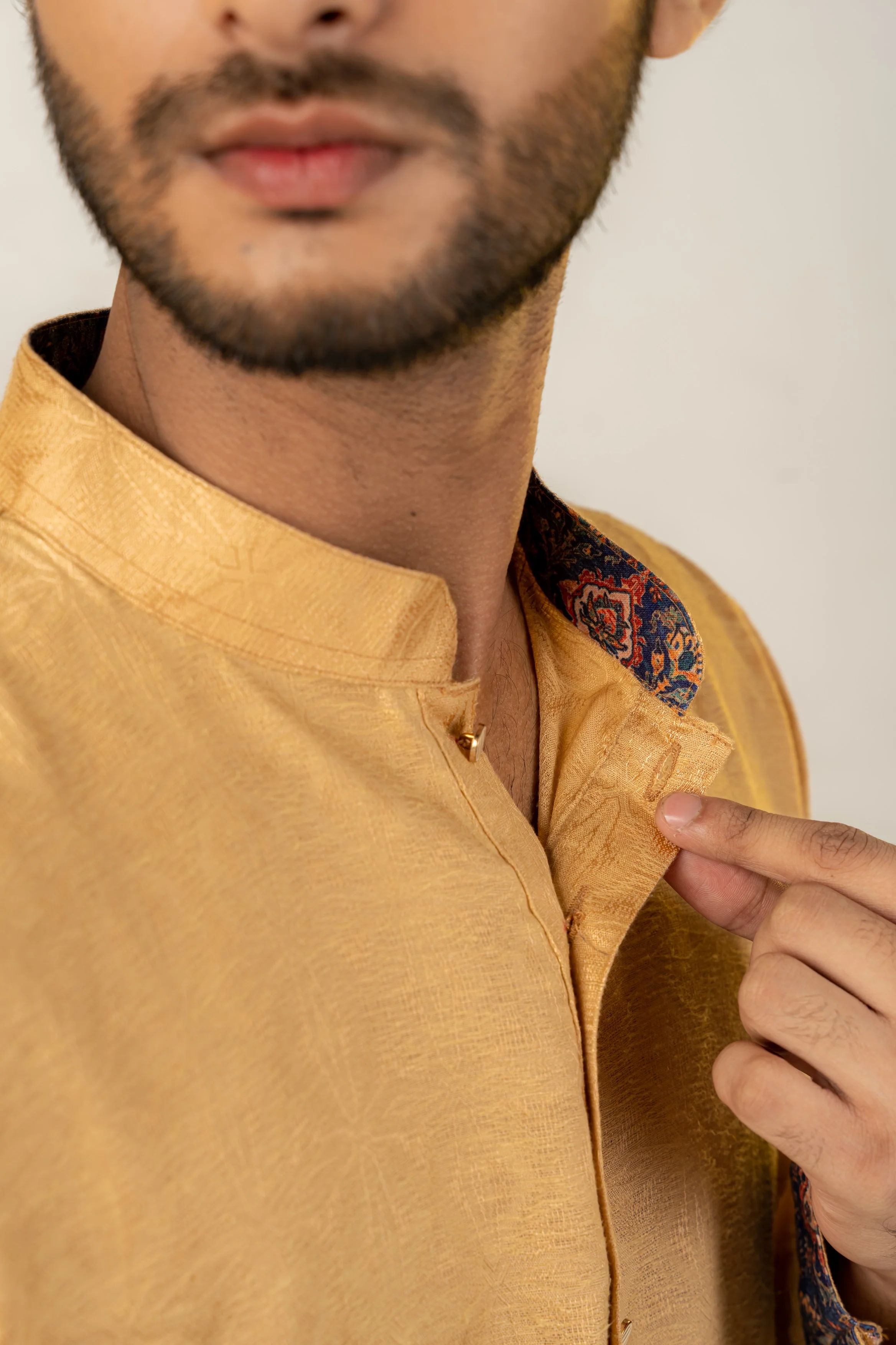 Nahyan Jacquard Kurta in Heather Gold - Image 3